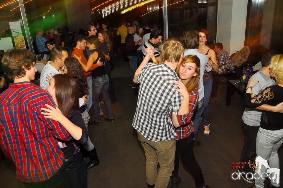 Seară de dans în Blondy's Art Café, 