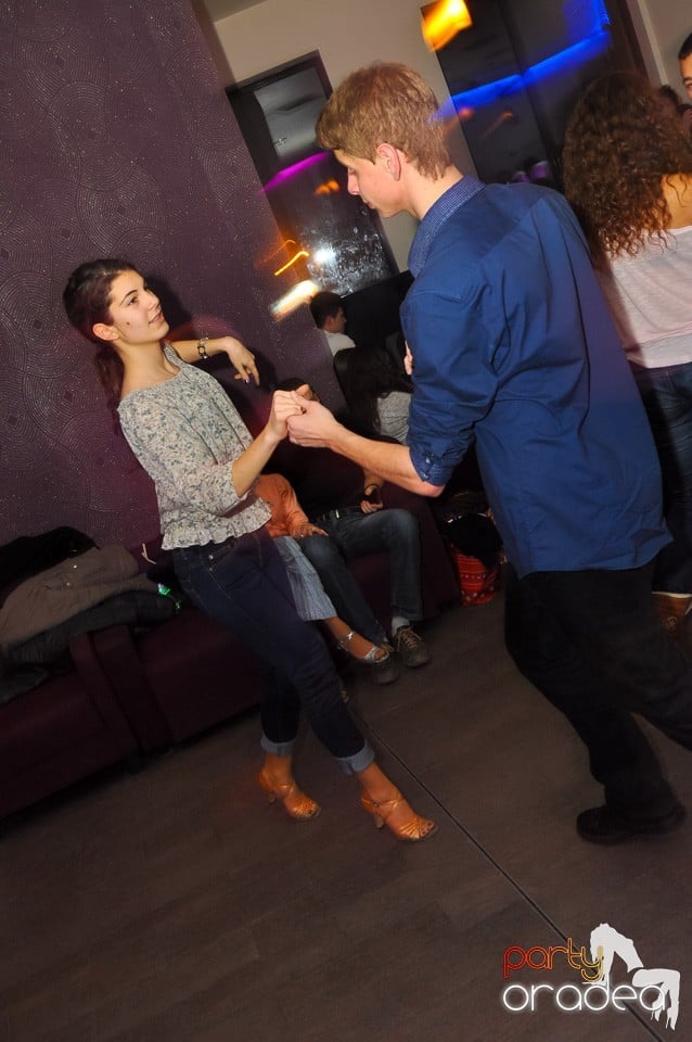 Seară de dans în Blondy's Art Café, 