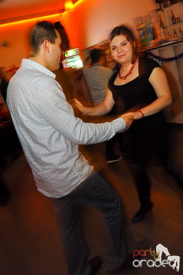 Seară de dans în Blondy's Art Café, 