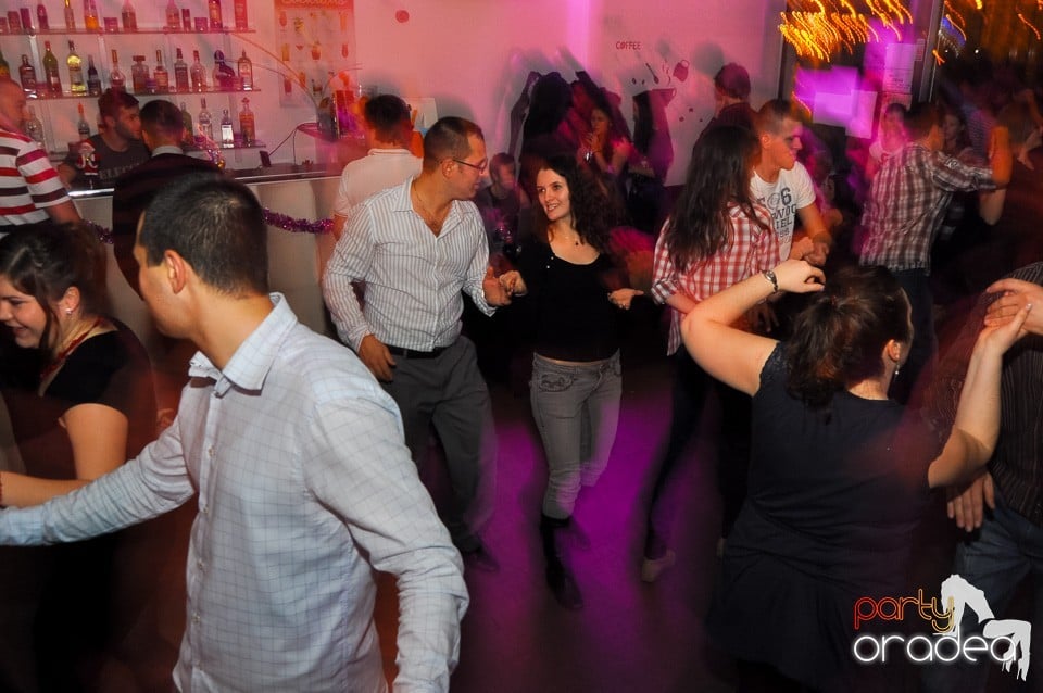 Seară de dans în Blondy's Art Café, 