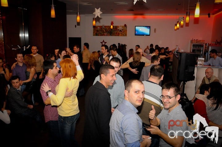 Seară de dans în Blondy's Art Café, 