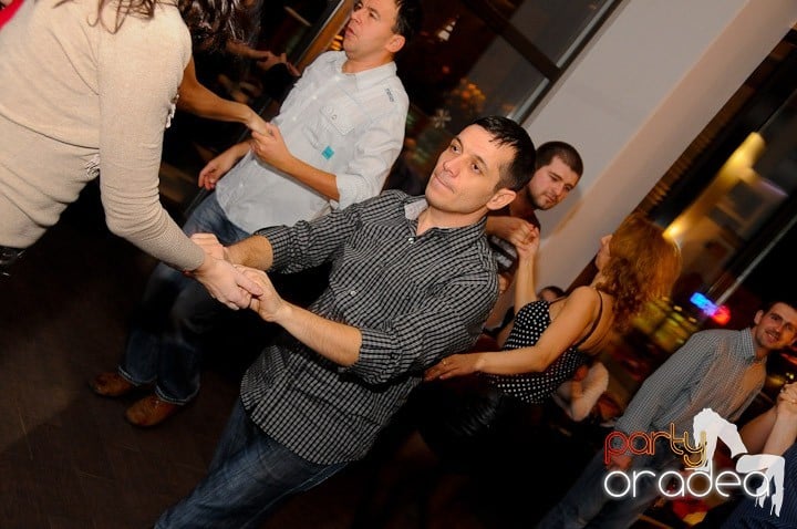 Seară de dans în Blondy's Art Café, 