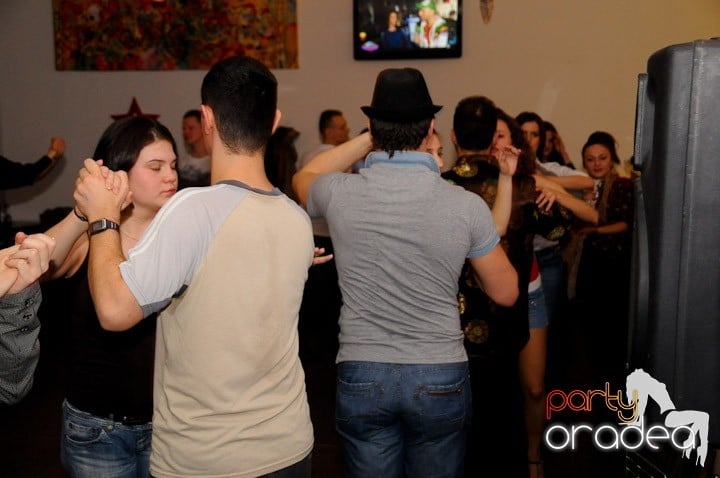 Seară de dans în Blondy's Art Café, 