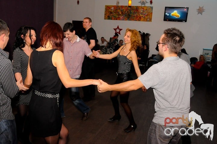 Seară de dans în Blondy's Art Café, 