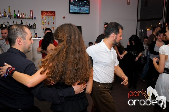 Seară de dans în Blondy's Art Café, 