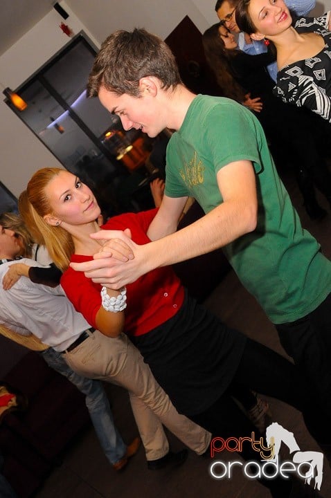 Seară de dans în Blondy's Art Café, 