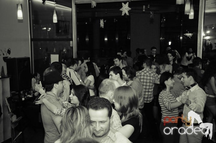 Seară de dans în Blondy's Art Café, 