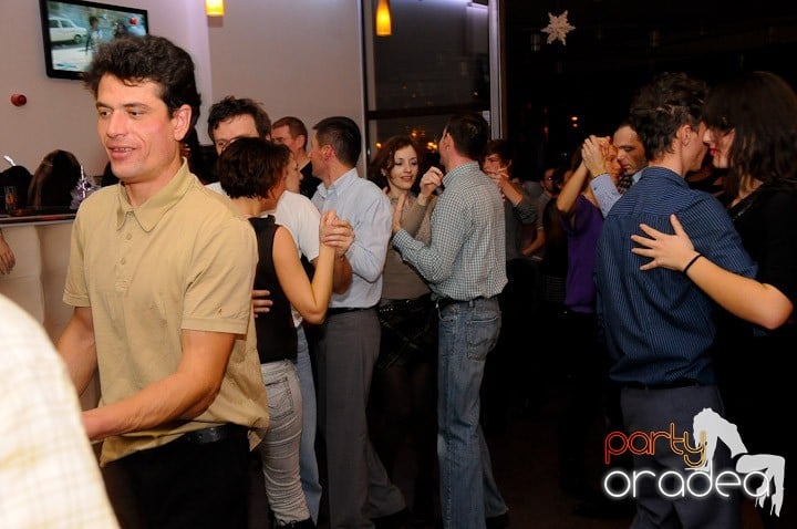 Seară de dans în Blondy's Art Café, 