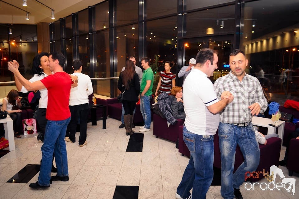 Seară de dans în Blondy's Art Café, 
