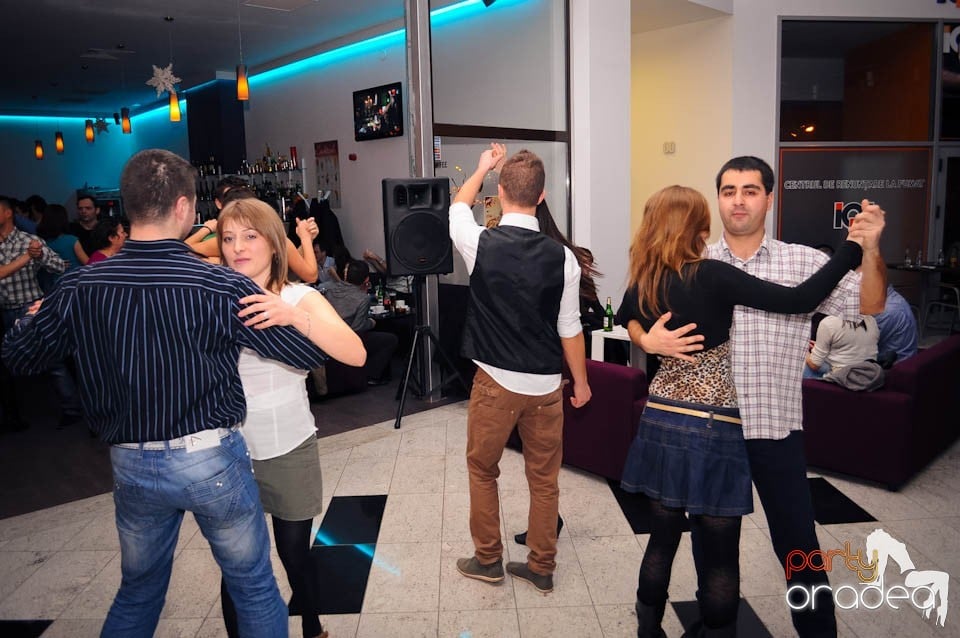 Seară de dans în Blondy's Art Café, 
