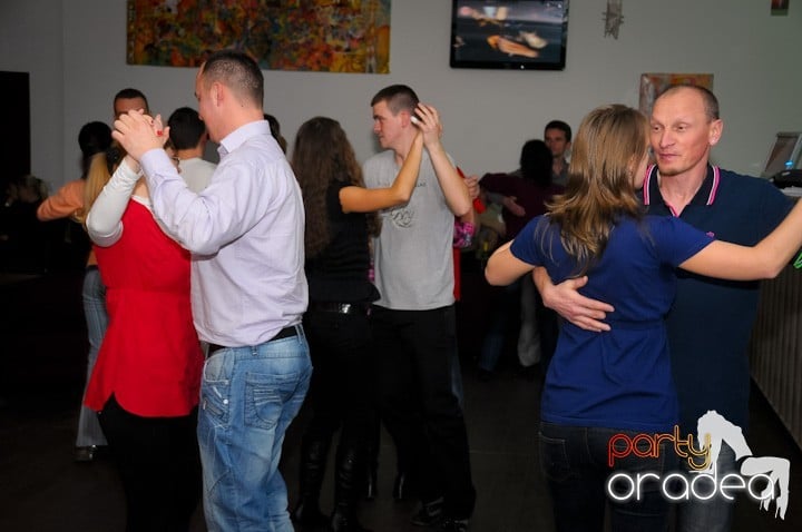 Seară de dans în Blondy's Art Café, 