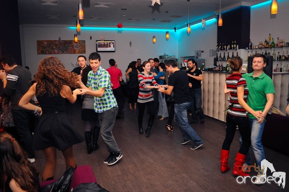 Seară de dans în Blondy's Art Café, 