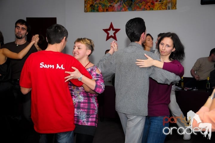 Seară de dans în Blondy's Art Café, 