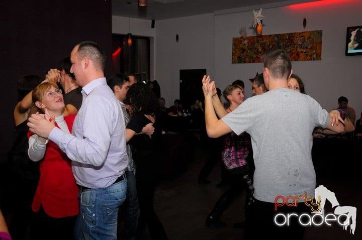 Seară de dans în Blondy's Art Café, 