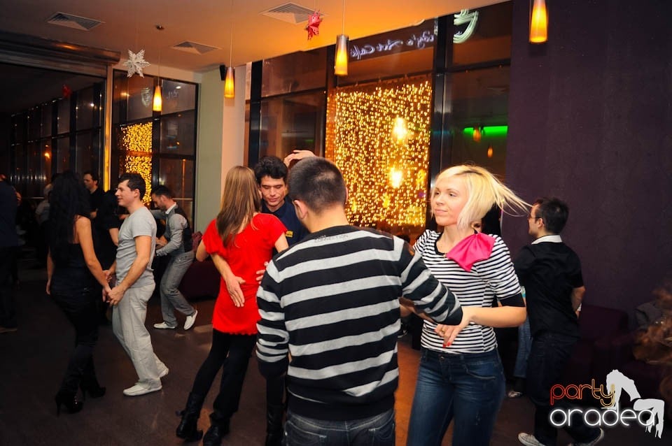 Seară de dans în Blondy's Art Café, 