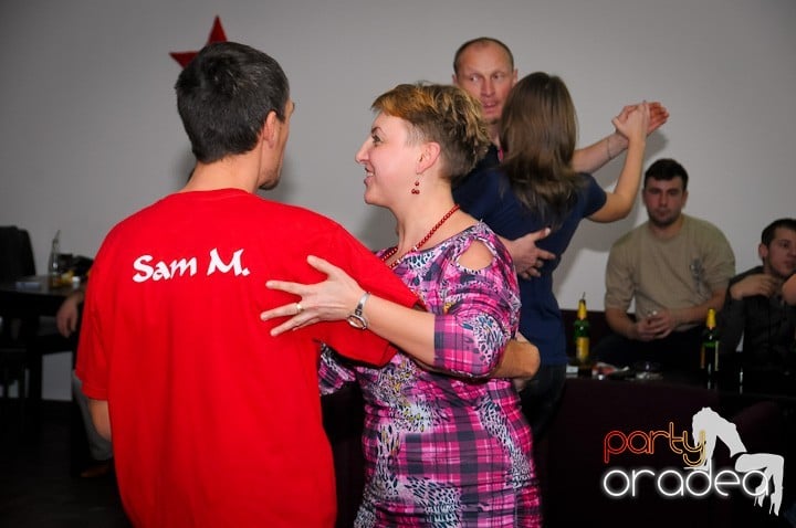 Seară de dans în Blondy's Art Café, 