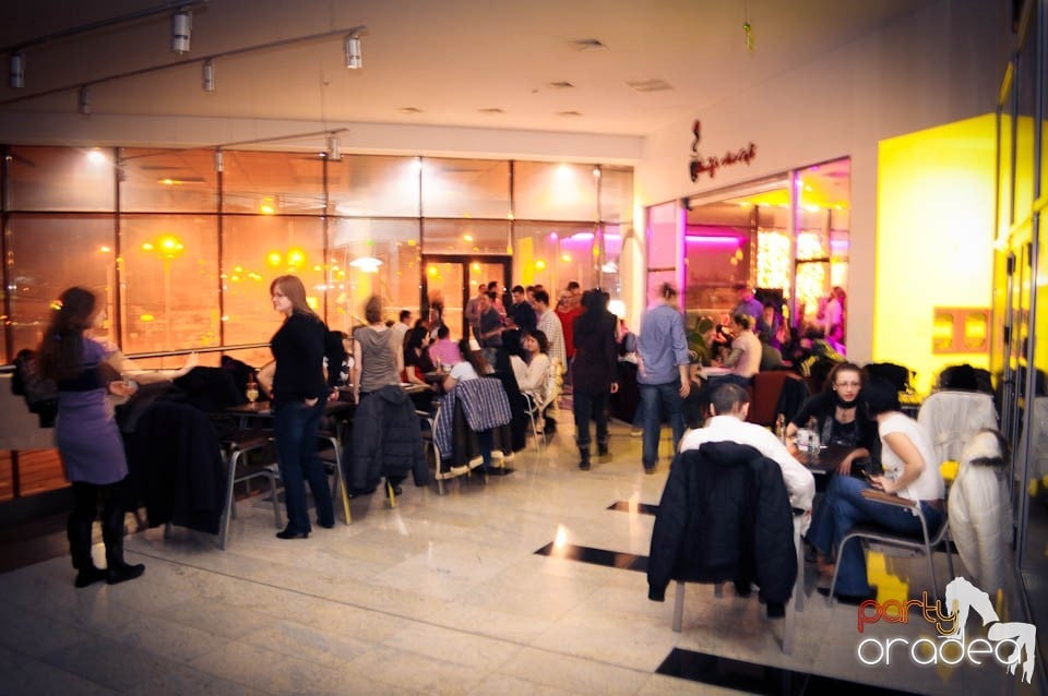 Seară de dans în Blondy's Art Café, 