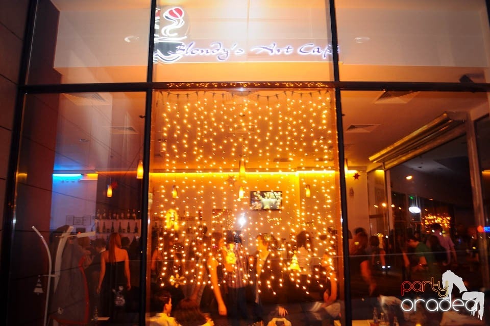 Seară de dans în Blondy's Art Café, 