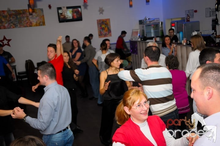 Seară de dans în Blondy's Art Café, 
