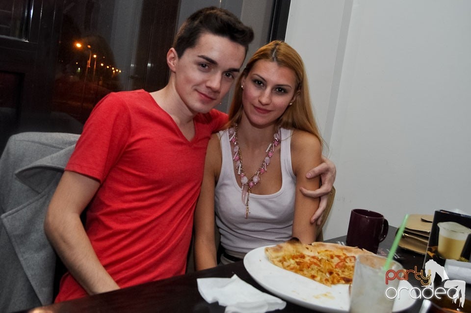 Seară de dans în Blondy's Art Café, 