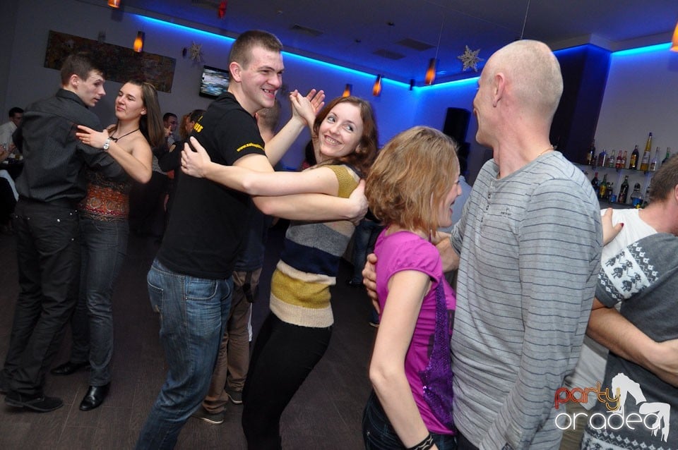 Seară de dans în Blondy's Art Café, 