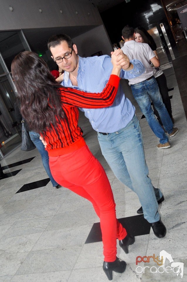 Seară de dans în Blondy's Art Café, 