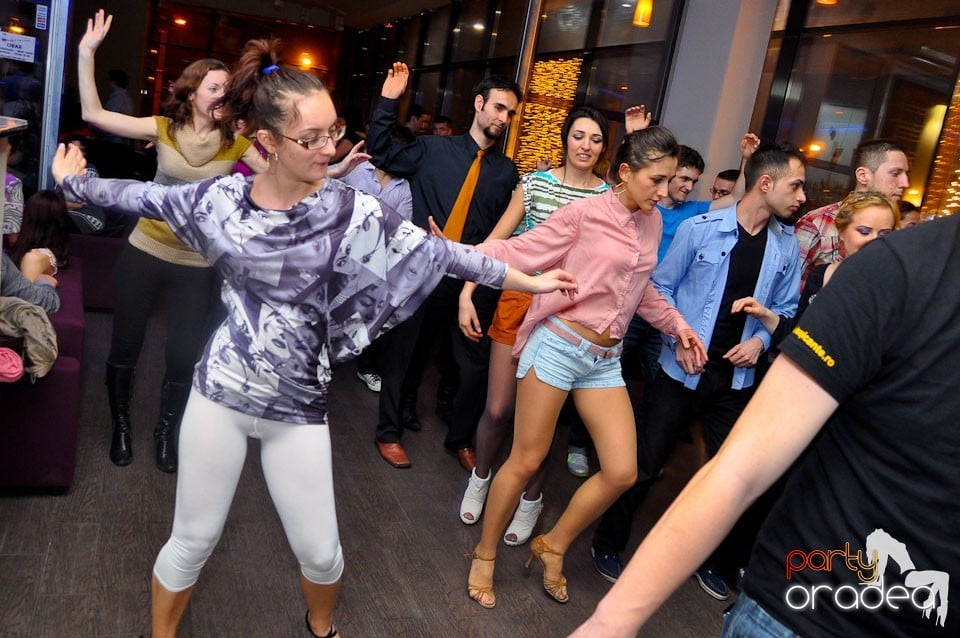 Seară de dans în Blondy's Art Café, 