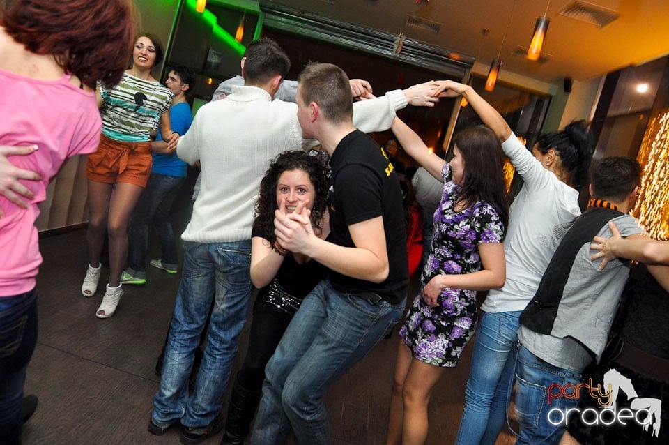 Seară de dans în Blondy's Art Café, 