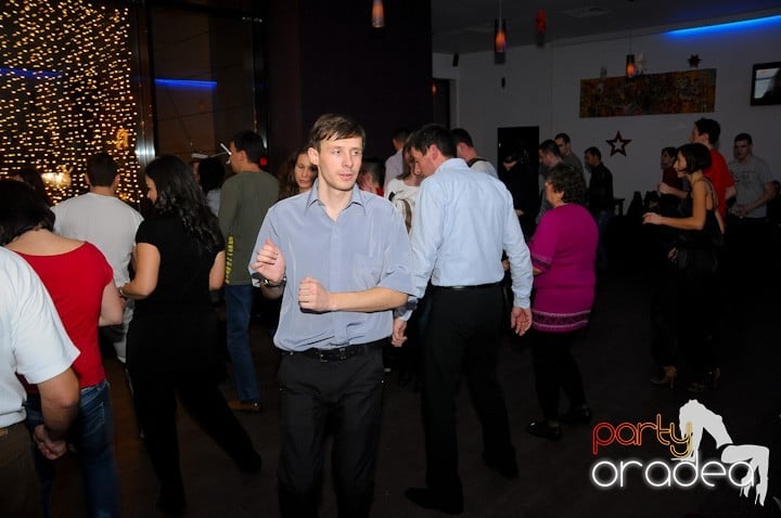 Seară de dans în Blondy's Art Café, 