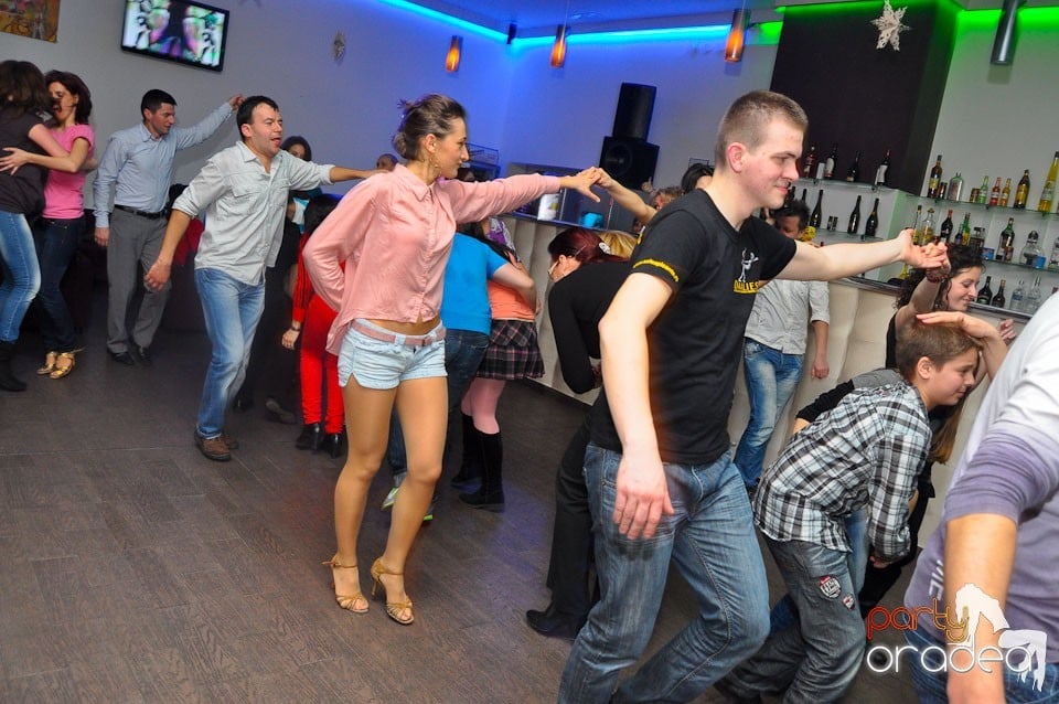 Seară de dans în Blondy's Art Café, 