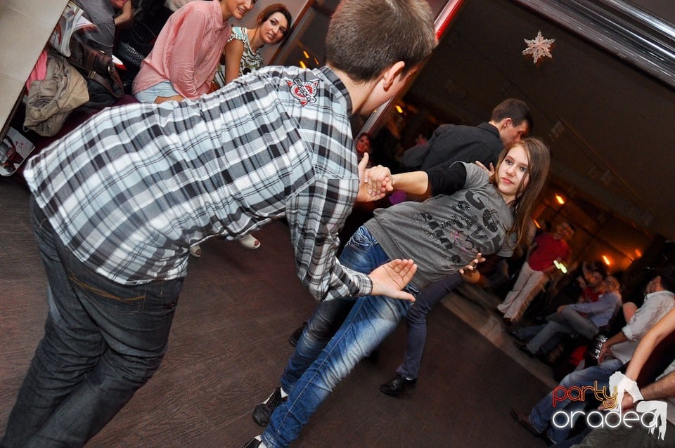 Seară de dans în Blondy's Art Café, 