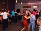 Seară de dans în Blondy's Art Café