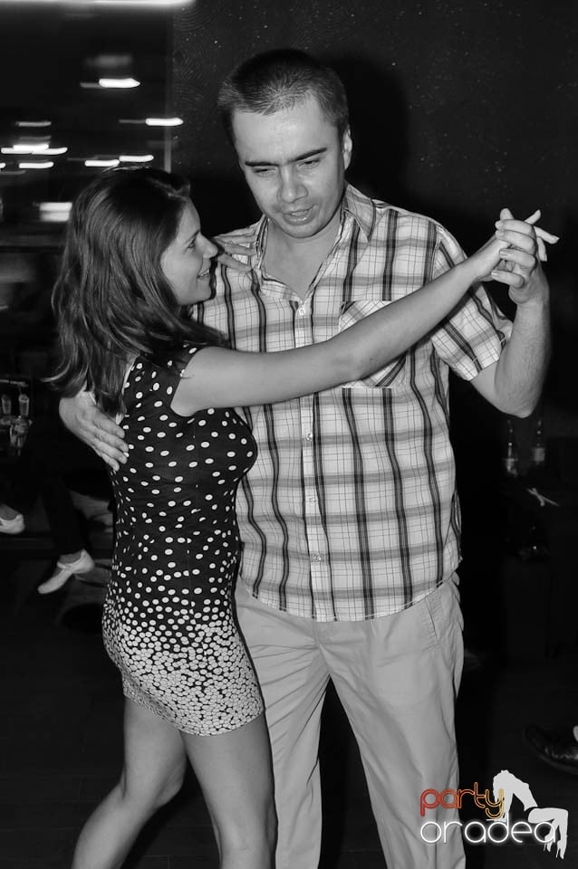 Seară de dans în Blondy's, 