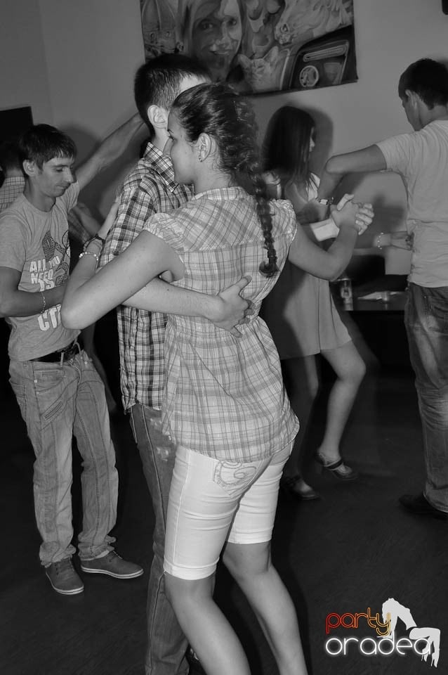 Seară de dans în Blondy's, 