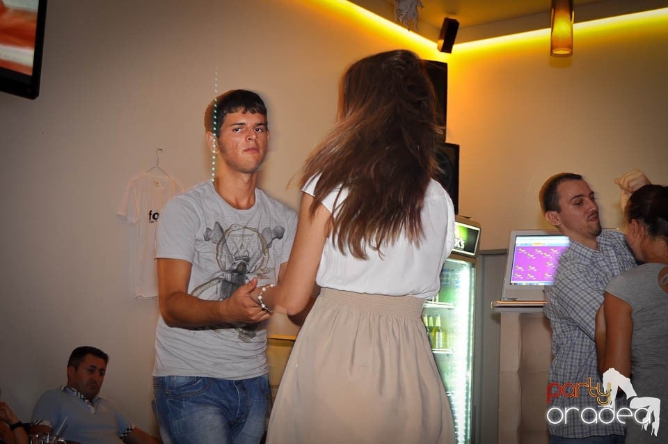 Seară de dans în Blondy's, 