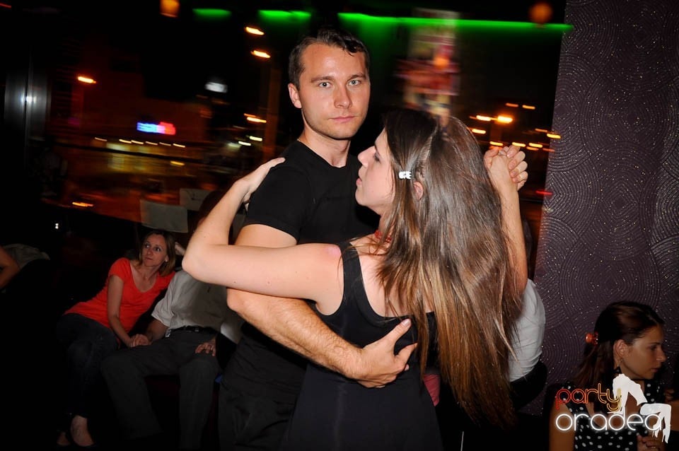 Seară de dans în Blondy's, 