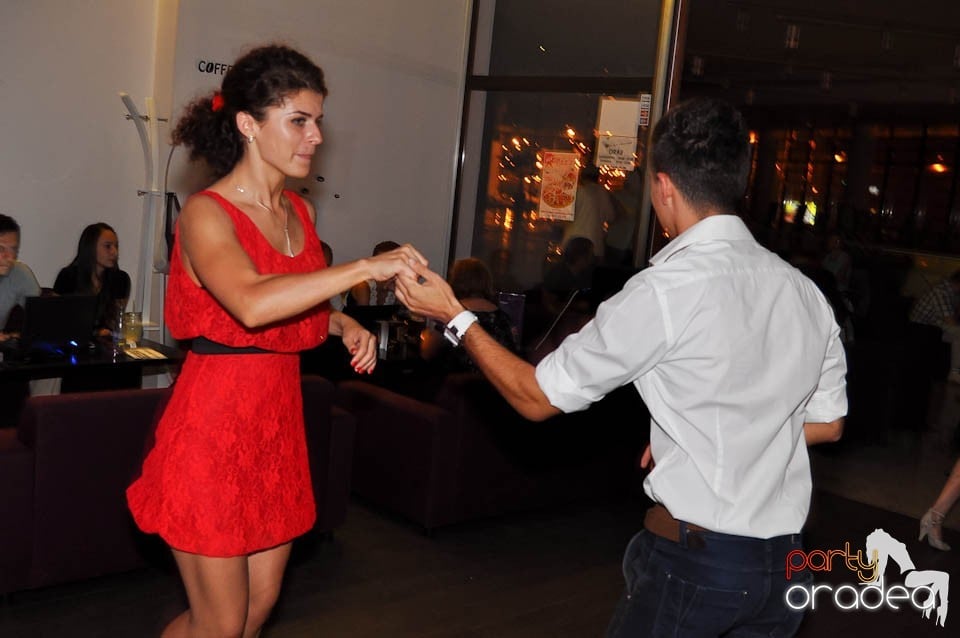 Seară de dans în Blondy's, 