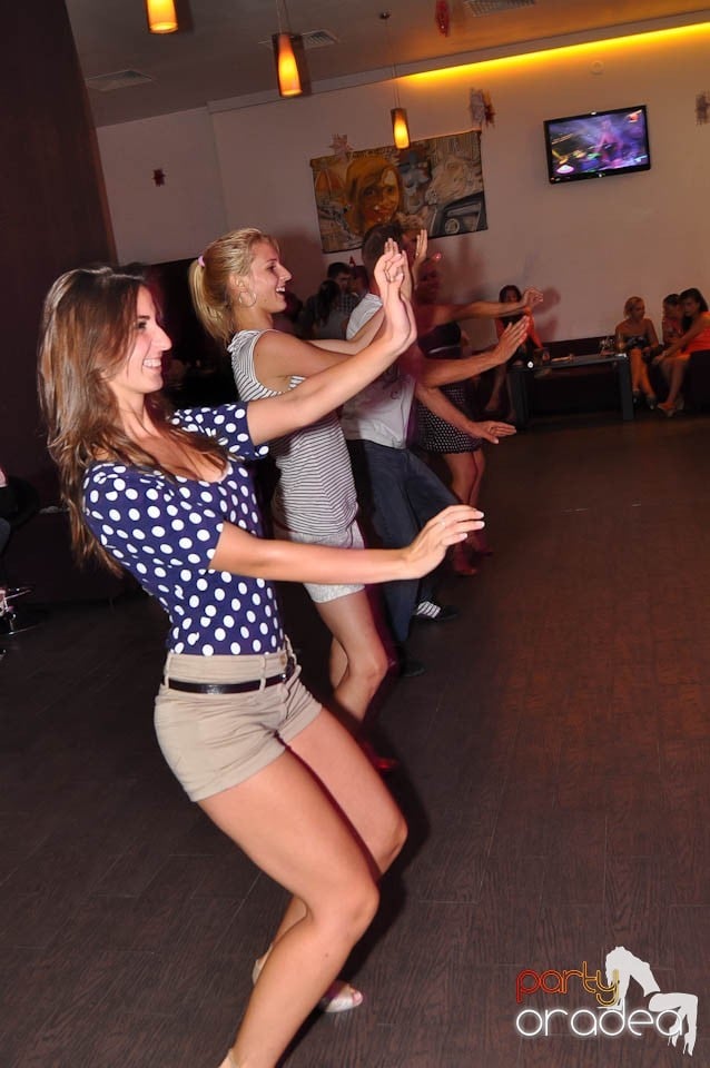 Seară de dans în Blondy's, 