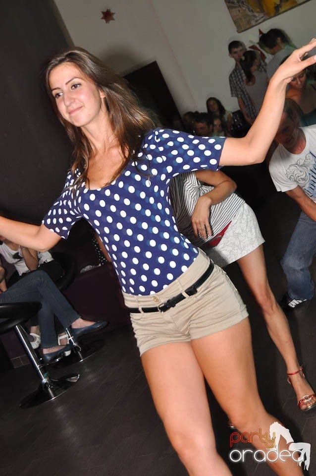 Seară de dans în Blondy's, 