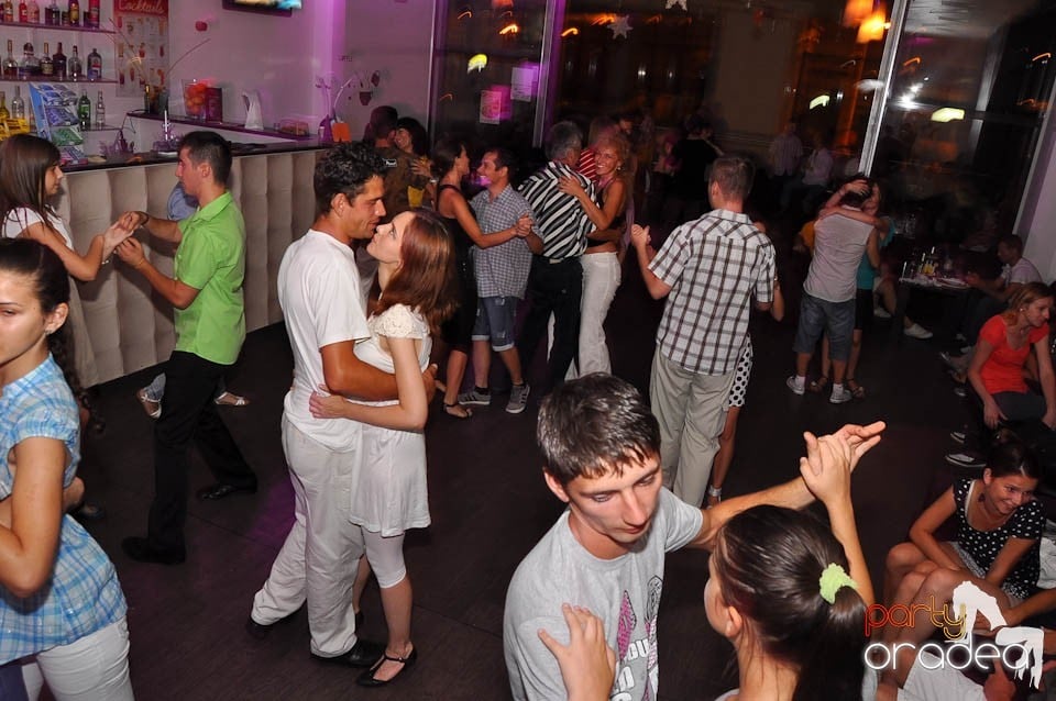 Seară de dans în Blondy's, 