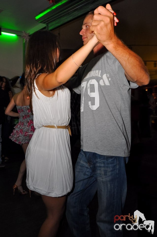 Seară de dans în Blondy's, 