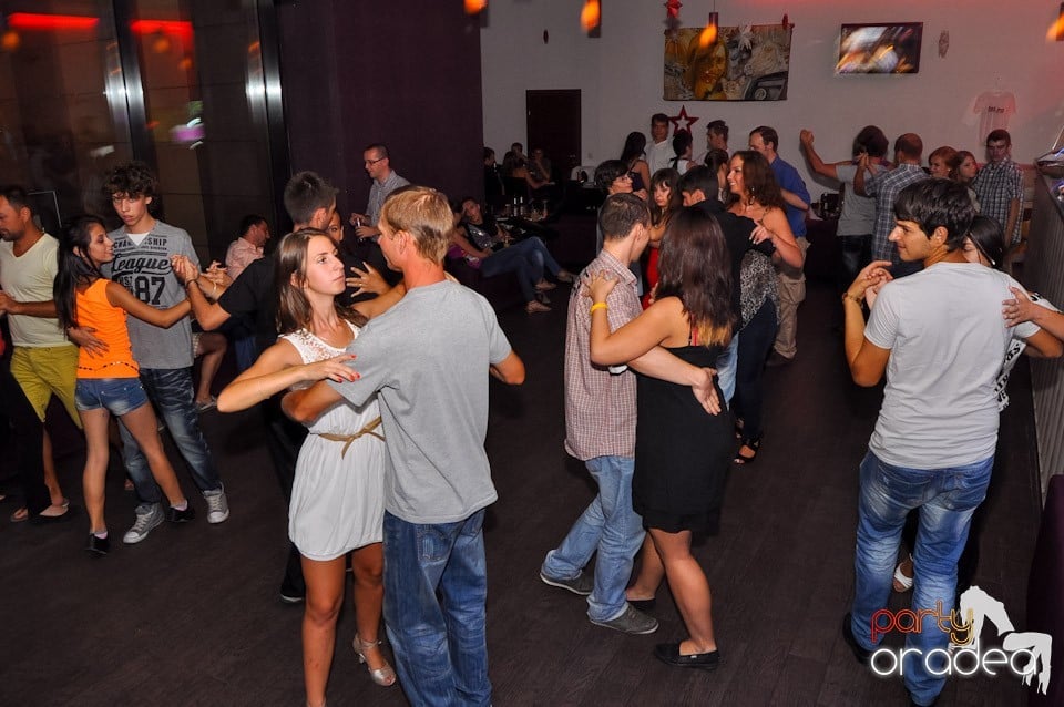 Seară de dans în Blondy's, 