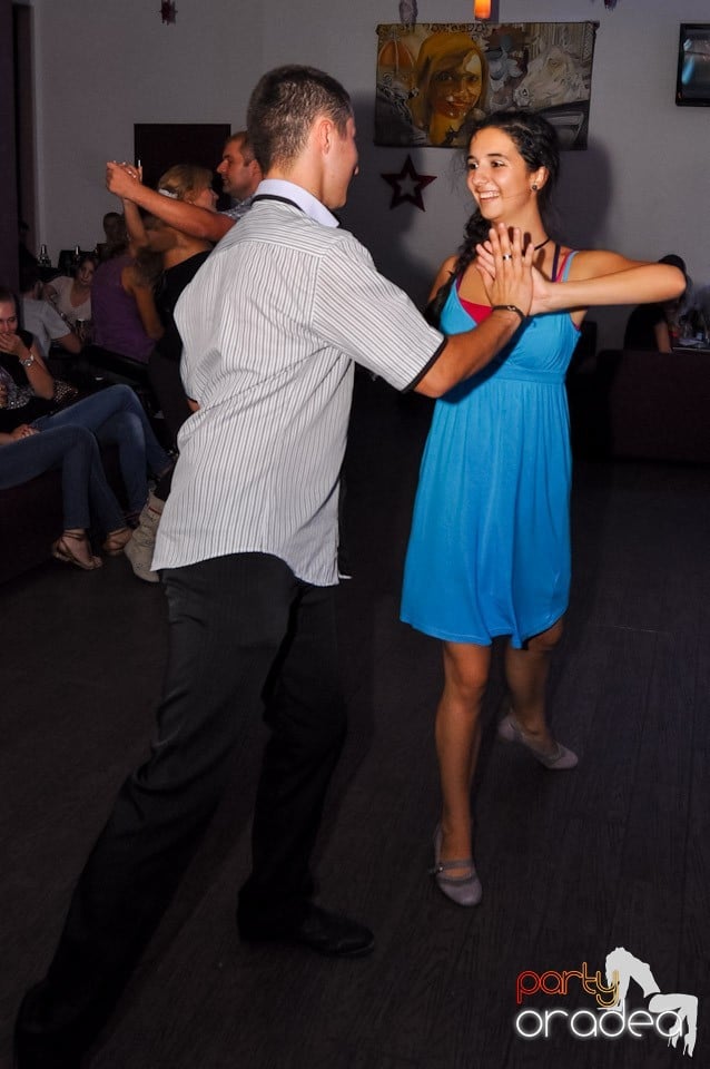 Seară de dans în Blondy's, 