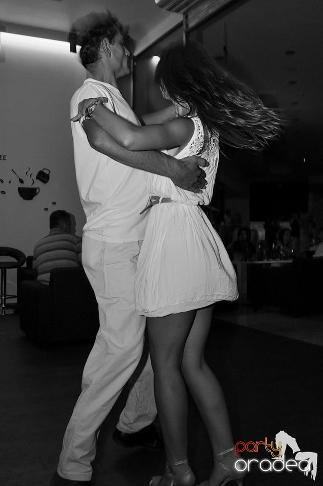 Seară de dans în Blondy's, 