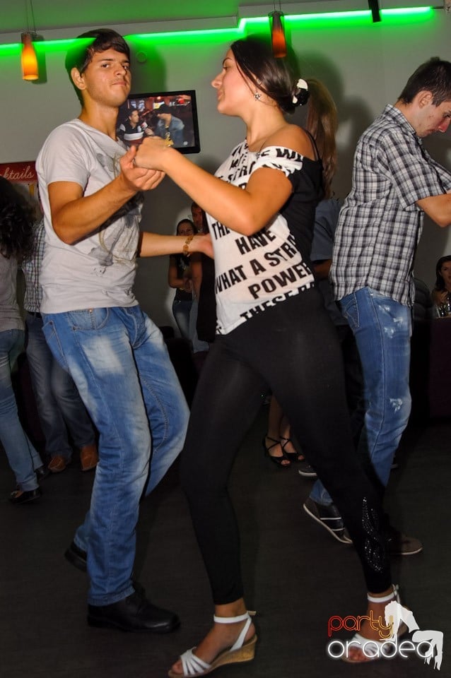 Seară de dans în Blondy's, 