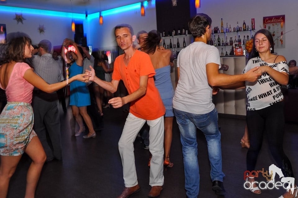 Seară de dans în Blondy's, 