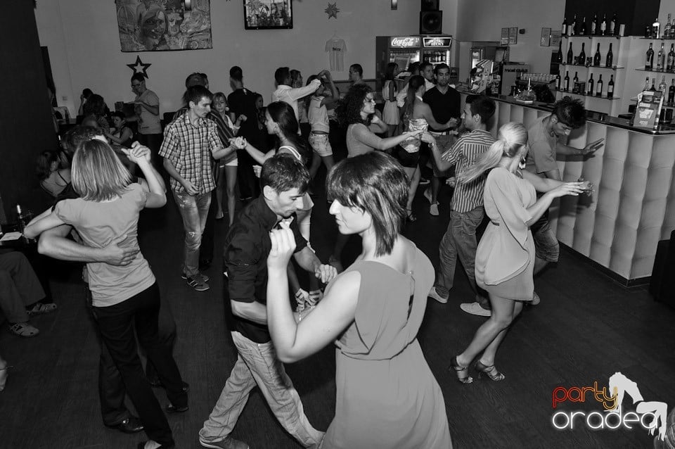 Seară de dans în Blondy's, 