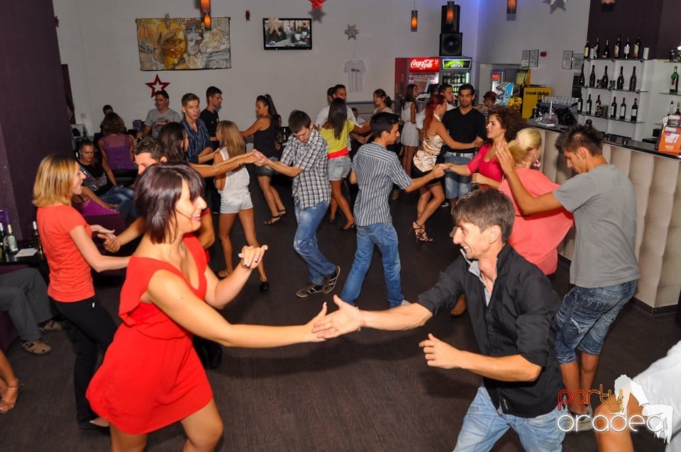 Seară de dans în Blondy's, 