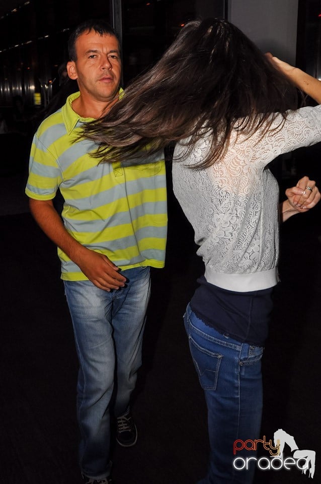 Seară de dans în Blondy's, 