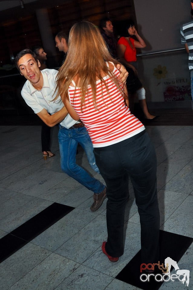 Seară de dans în Blondy's, 